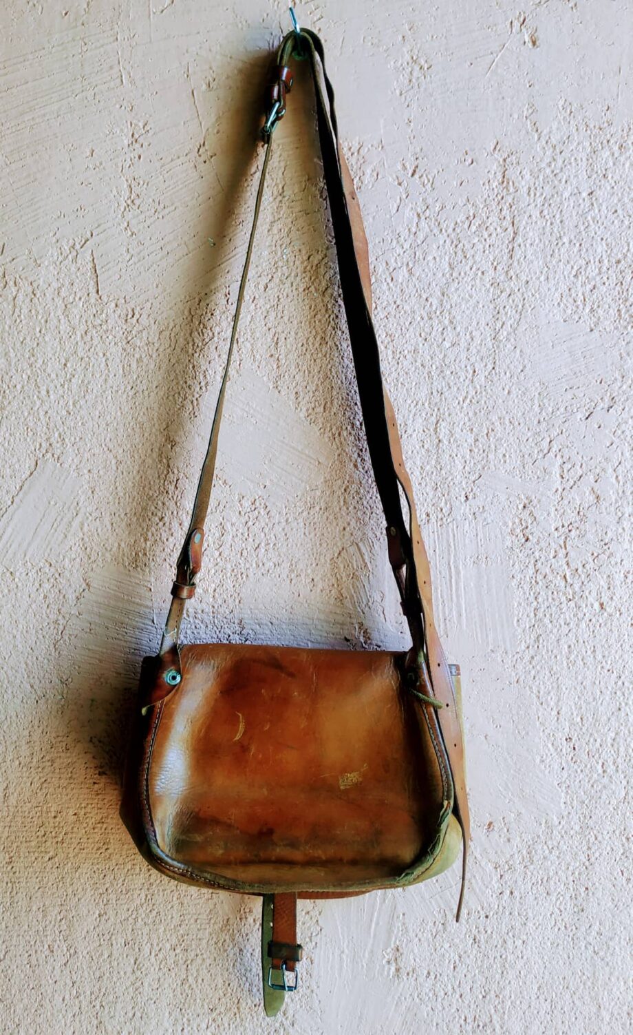 Vintage 70s Leather Hand-painted Bag 2